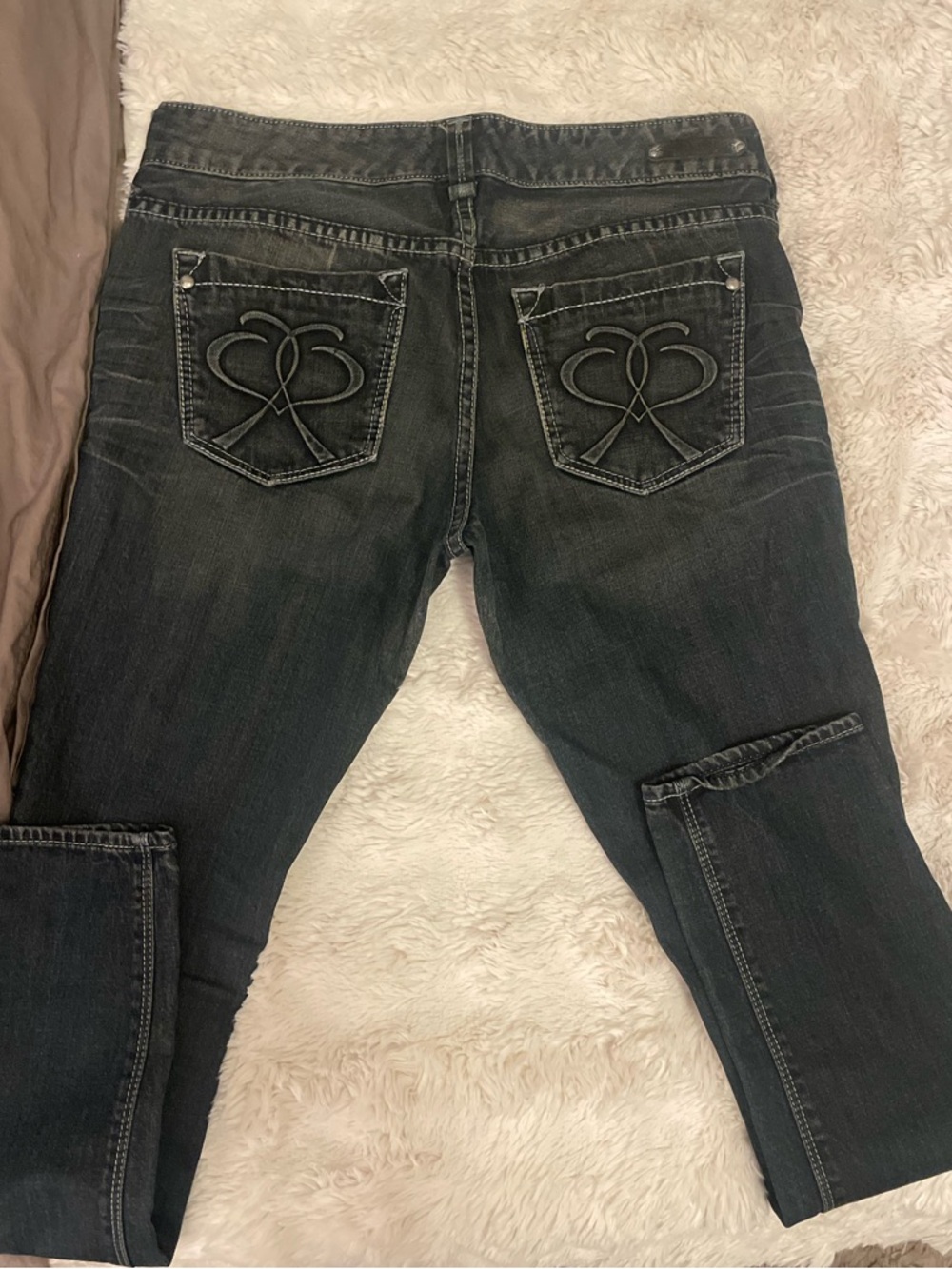 Express 2000’s RAREWomen’s Black Straight Leg Jeans with Embroidered Back Pocket